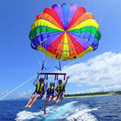 親子で楽しめるパラセーリング♪